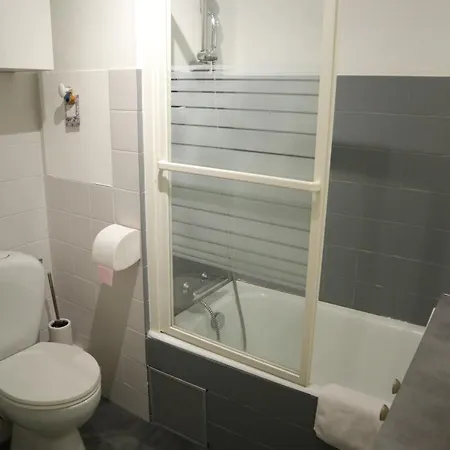 Charmant Dans Résidence Avec Piscine Apartamento Mandelieu
